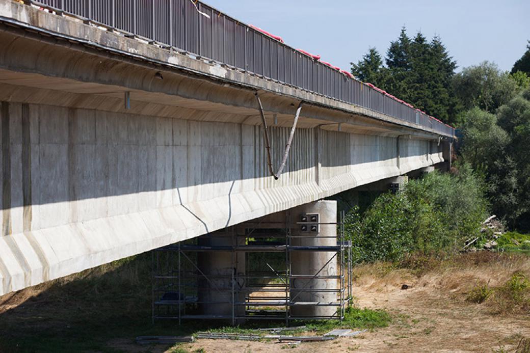 pont en rénovation, réfection, dangereux