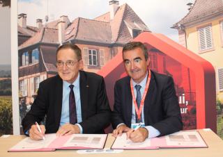 signature de convention de prêt pour Grand Besançon Métropole