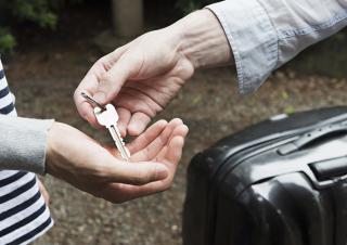 Remise des clés location meublé airbnb 