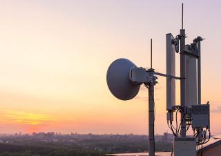 Antennes téléphonie mobile 5G radiofréquence