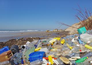 Pollution de l'eau par les plastiques 