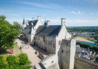 La forteresse royale de Chinon, installée sur un éperon rocheux, mention spéciale de l'édition 2018 du prix "Patrimoine pour tous"