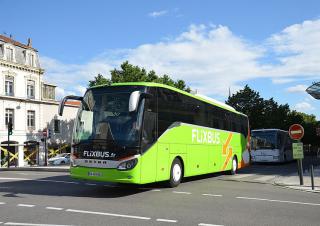 flix bus car macron valence
