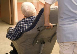 Personne en fauteuil roulant