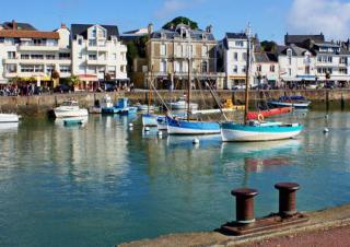 Vue du port de Port-Nichet
