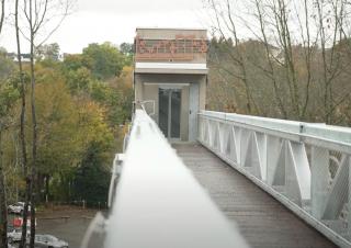 Photographie de l'ascenseur urbain de Fougères