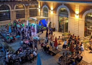 Image de la terrasse de La Fabuleuse Cantine