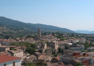 Vue paysage de la ville de Privas
