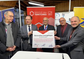 Signature au salon des collectivités territoriales de la Nièvre