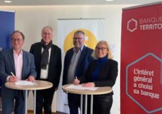 Signature des titres participatifs avec Habitat Eurélien