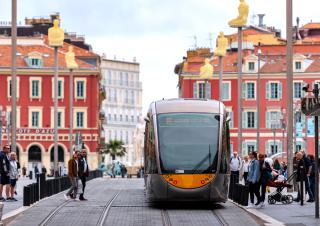 un tramway à Nice 