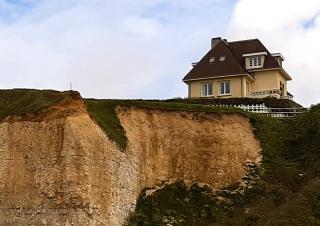 maison en bord de falaise