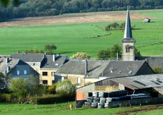 ferme a cotés d'habitation 