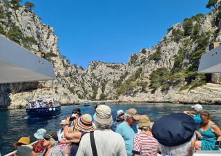 bateaux de tourisme dans les calanques