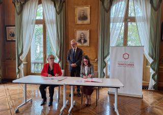 Les signataires Sophie Hardouin et 