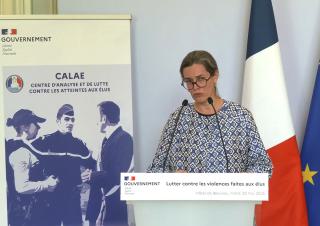 Hélène DEBIEVE 