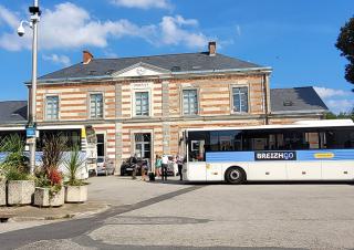 Pole echange multimodal pontivy.