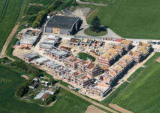 lotissement en construction dans les champs 