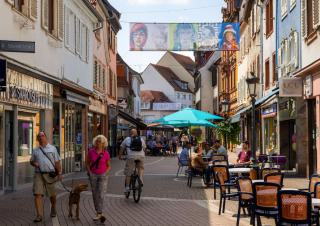Redynamisation des commerces de proximité : le rôle des managers de commerce