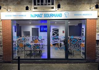 Photo de la vitrine d'un fast-food