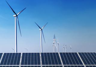 éoliennes et panneaux solaires 