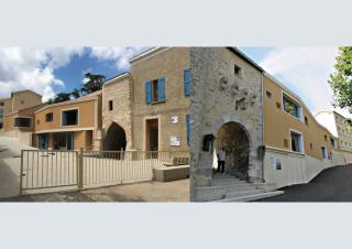 Photomontage présentant deux photos de bâtiments de village tout juste rénovés ou construits