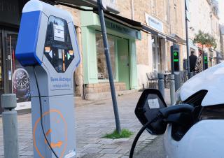 Borne de recharche pour voitures élecrtique 