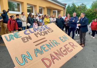manifestation contre une fermeture de classe
