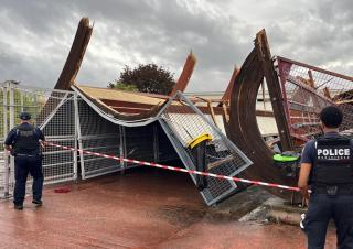 Tribunes éffondrées suite au passage de l'orage à Villemomble le  27 Août