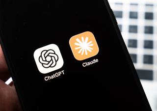 logos de Claude et Chap GPT