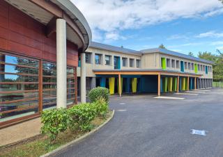 Rénovation d'une école à  Saint-Quentin-Fallavier