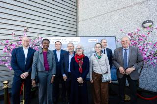 Photo des signataires lors de la pose de la première pierre Pole Gare Maubeuge