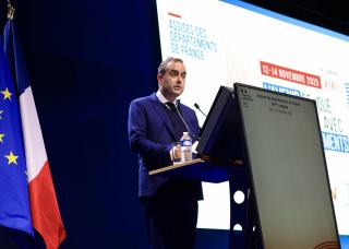 Sébastien Lecornu aux assises es départements de France 