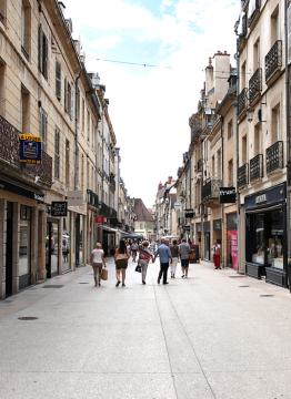 rue commerçante