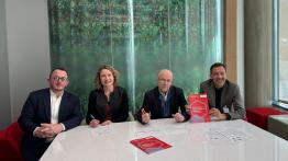 Photo de la signature de la convention