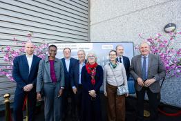 Photo des signataires lors de la pose de la première pierre Pole Gare Maubeuge